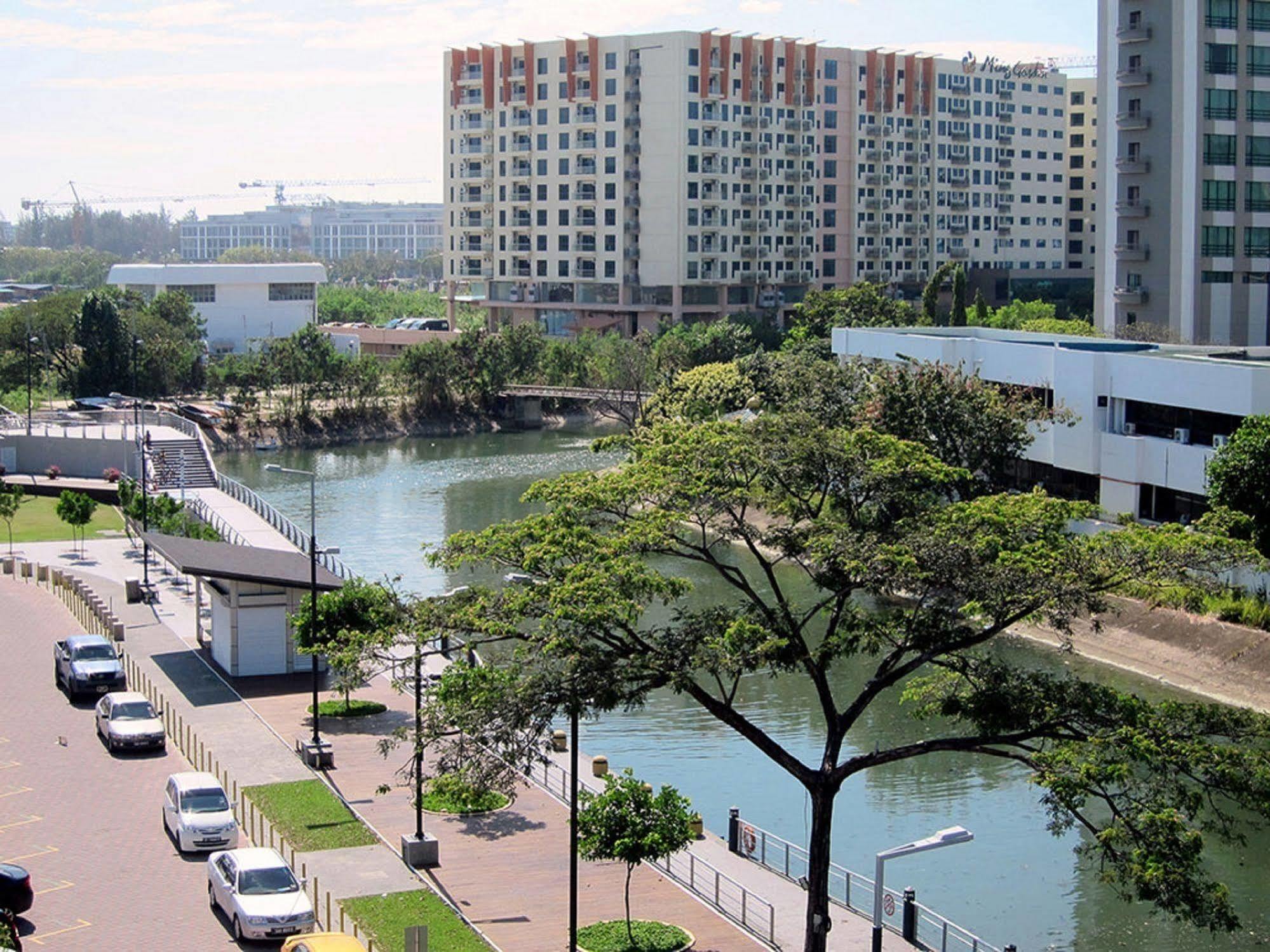 Oceania Hotel Kota Kinabalu Exteriör bild