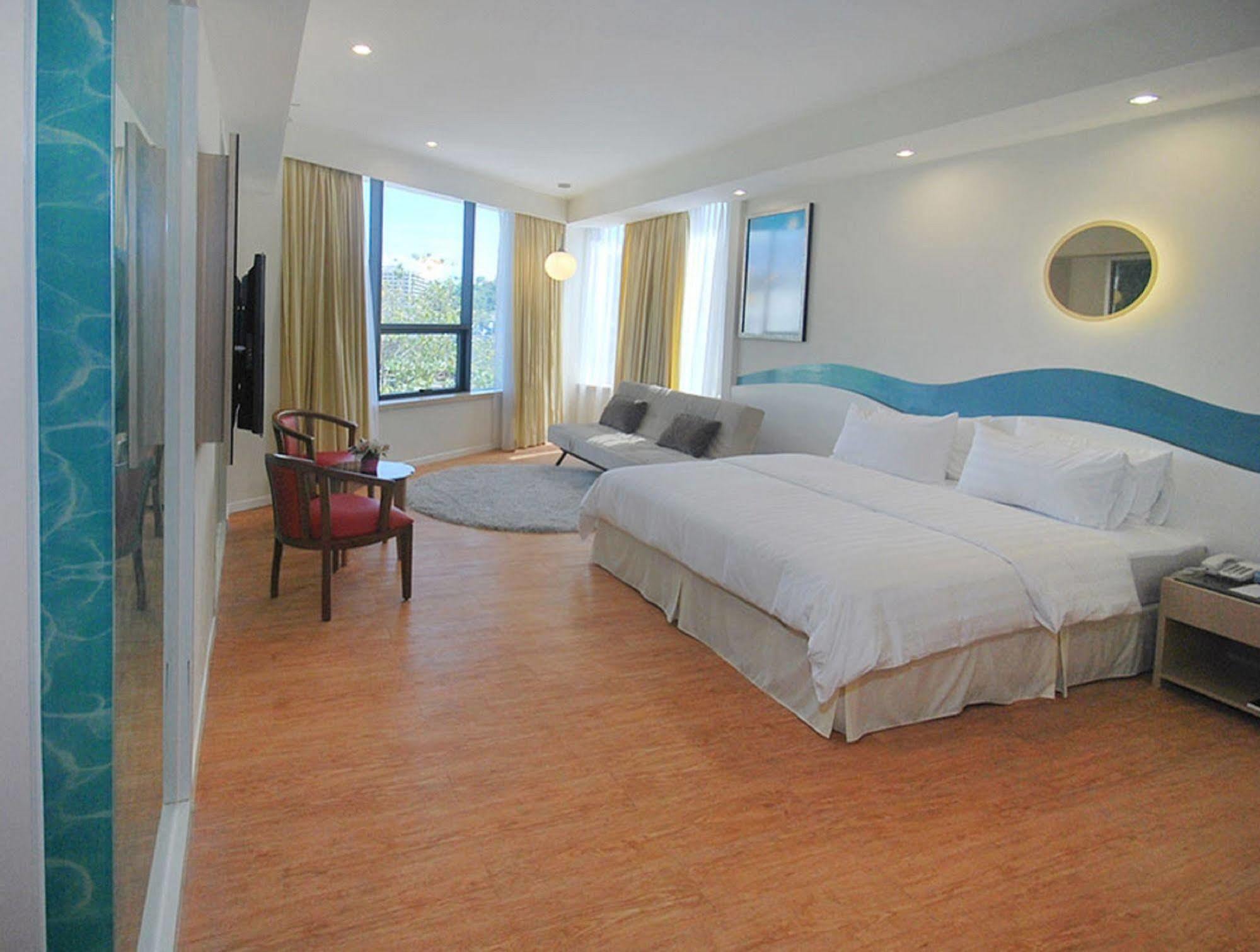 Oceania Hotel Kota Kinabalu Exteriör bild