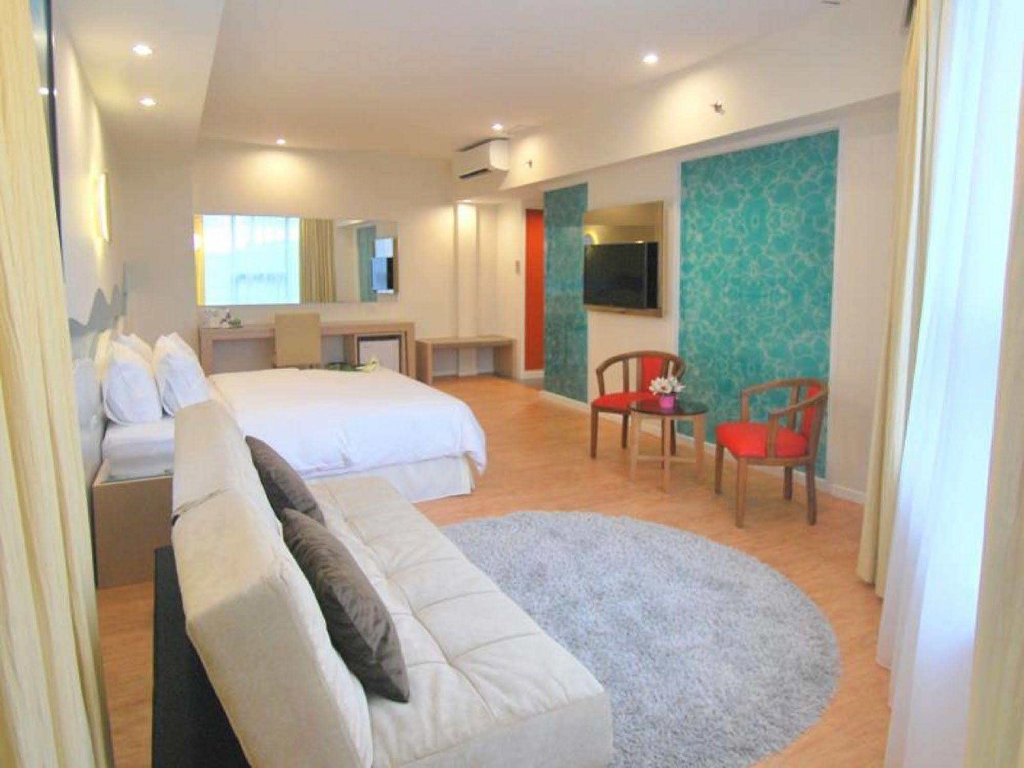 Oceania Hotel Kota Kinabalu Exteriör bild