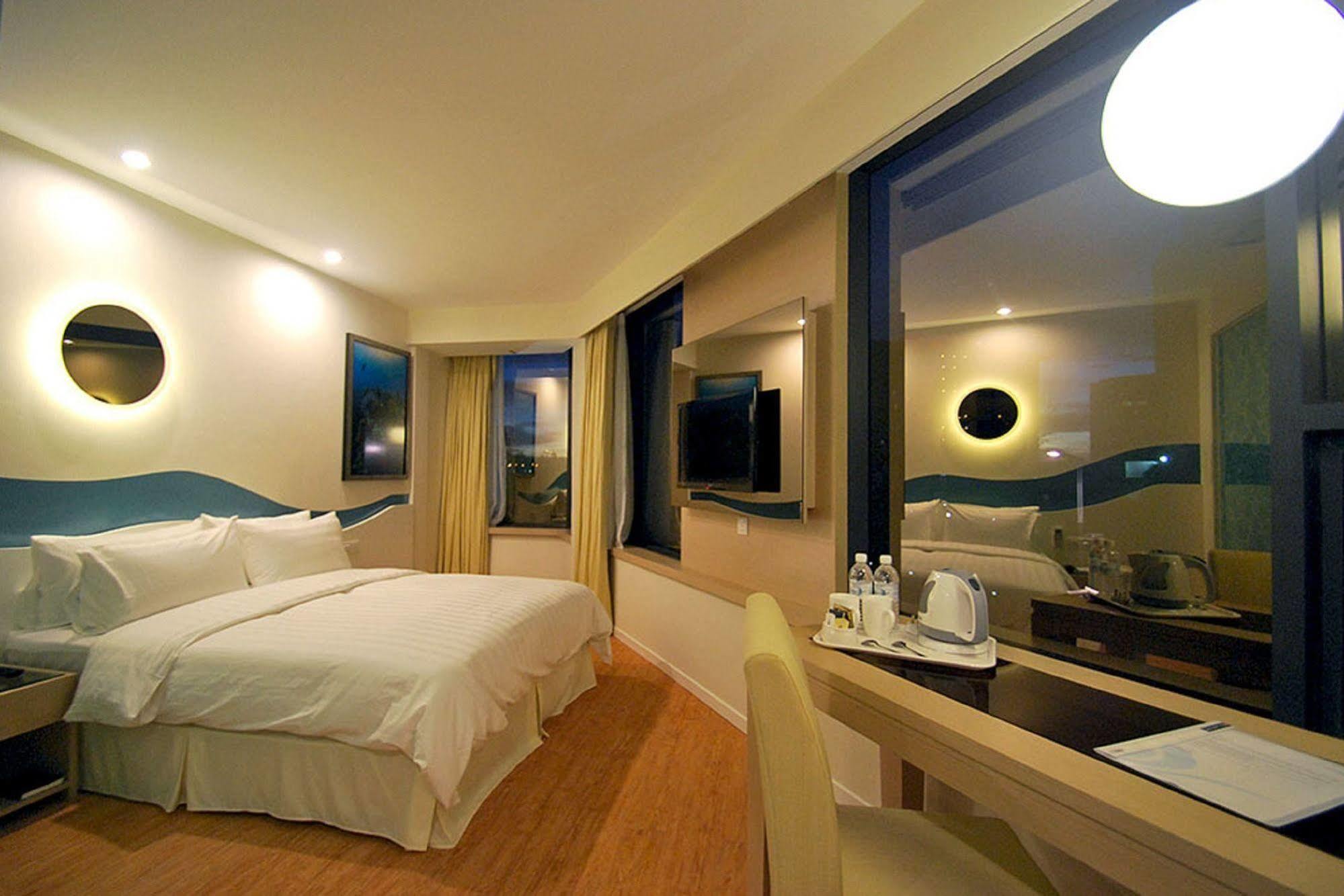 Oceania Hotel Kota Kinabalu Exteriör bild